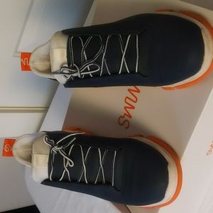 Swims size 9 City Hiker Low navy Sneakers